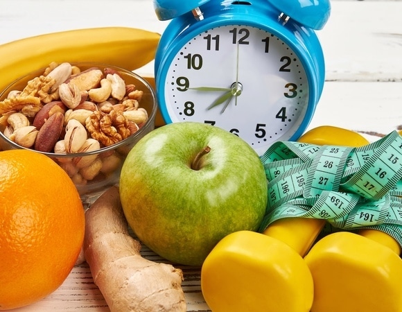 "Что, сколько, когда и с кем": доктор Мясников раскрыл 4 правила правильного питания 