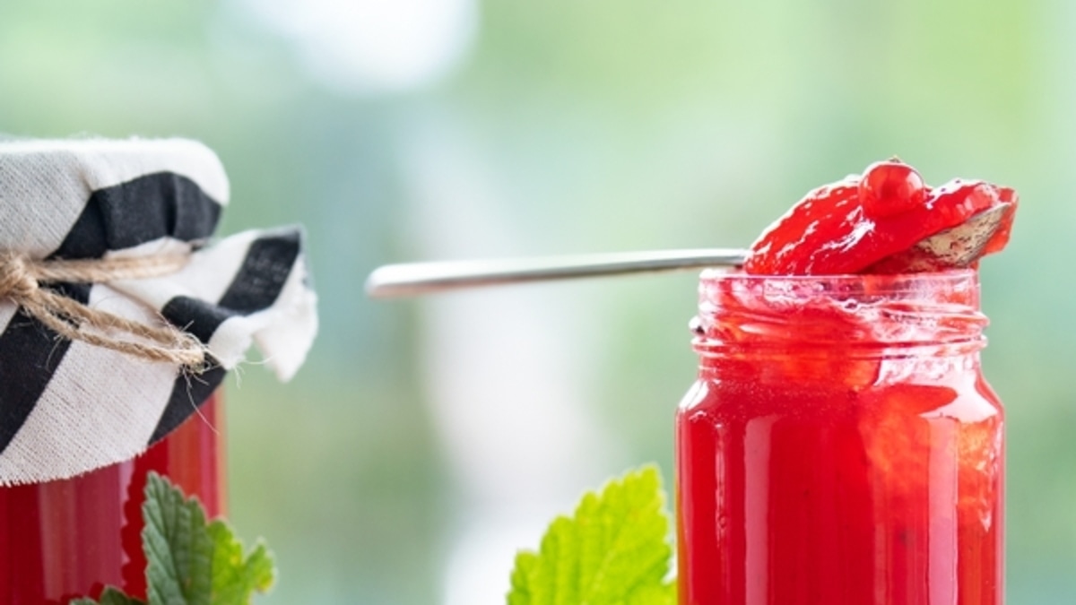 Забудьте про варку: гениальный совет, как сделать желе из смородины за 15 минут