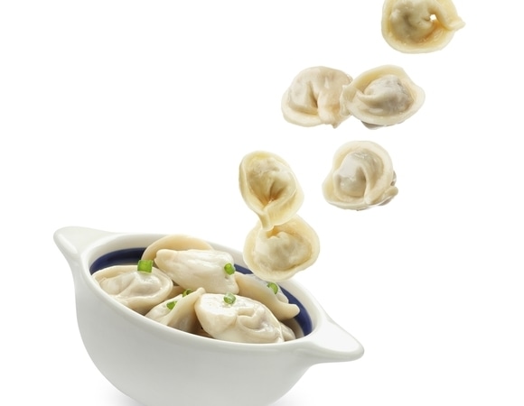 Самая грубая ошибка при варке пельменей: из-за нее они всегда рвутся — и это не бурное кипение