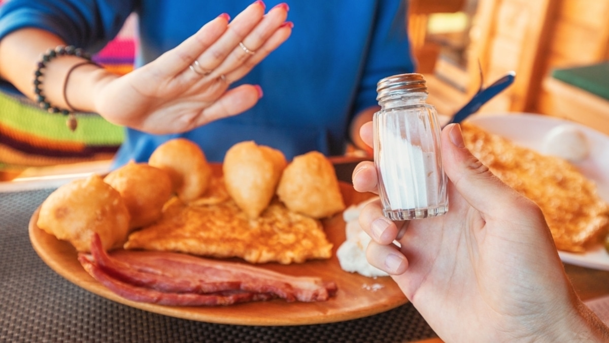 Что будет, если полностью отказаться от соли и почему это не так полезно, как кажется? Что будет, если полностью отказаться от соли и почему это не так полезно, как кажется?