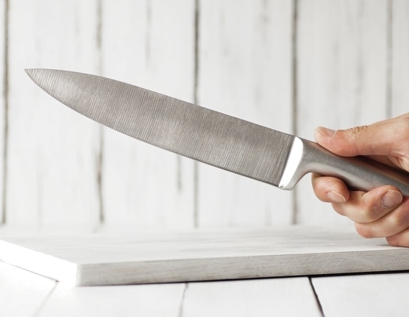 Вы пользуетесь ножом неправильно: шеф-повара показали, для чего на самом деле нужна "пятка" лезвия
