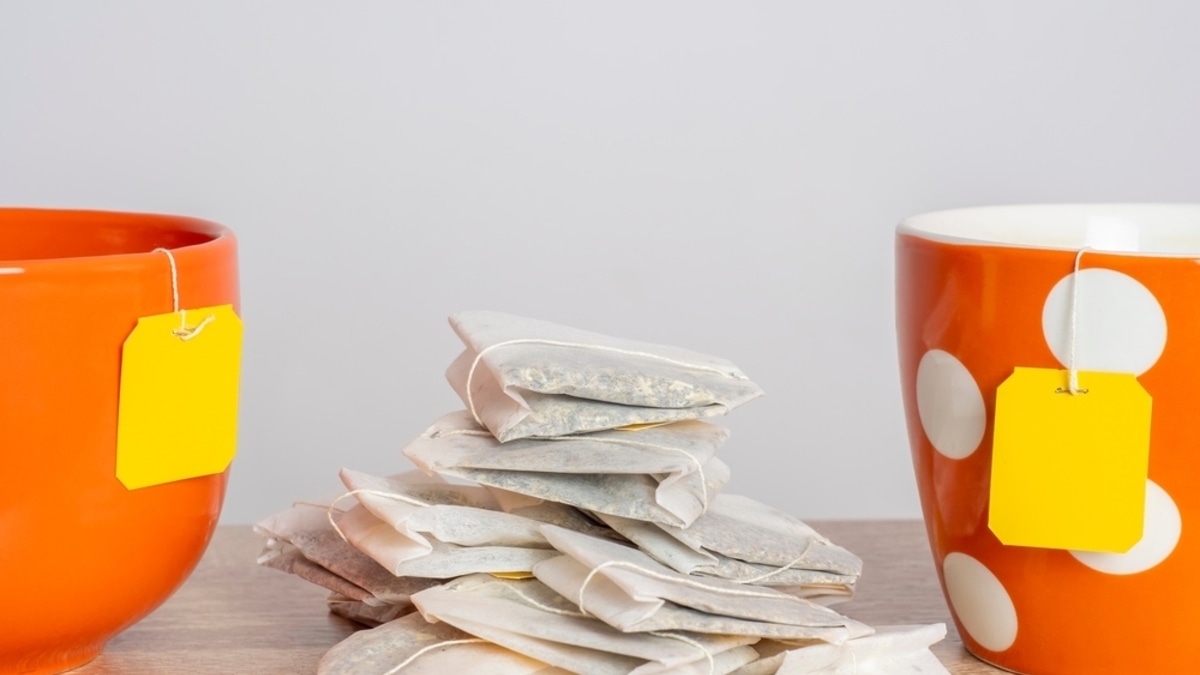 Не выбрасывайте чайный пакетик: раскрываем "бабушкин" трюк, который отмоет любой нагар без химии Не выбрасывайте чайный пакетик: раскрываем "бабушкин" трюк, который отмоет любой нагар без химии