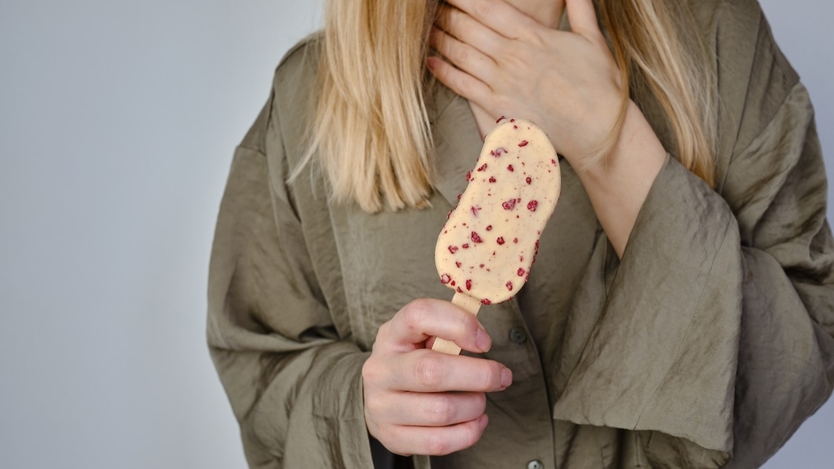 Мороженое все-таки лечит горло: стало известно, как и когда на него полагаться