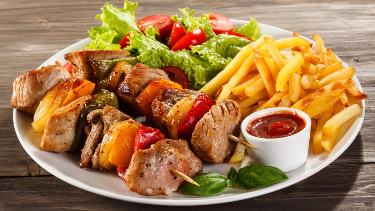 Что будет с желудком, если есть шашлык вместе с картофелем? Что будет с желудком, если есть шашлык вместе с картофелем?