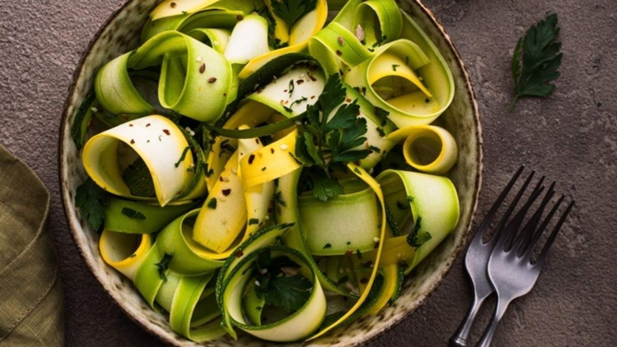Соцсети "взорвал" рецепт пасты из кабачков — с ним невозможно поправиться, а готовится блюдо за 15 минут Соцсети "взорвал" рецепт пасты из кабачков — с ним невозможно поправиться, а готовится блюдо за 15 минут