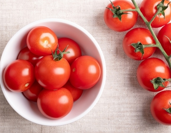 Как выбрать помидоры для блюда + рецепт салата с рикоттой и маслом чили Как выбрать помидоры для блюда + рецепт салата с рикоттой и маслом чили