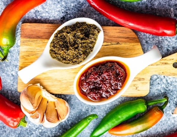 Из чего можно сделать аджику? Пригодятся терн, кизил и кабачки 