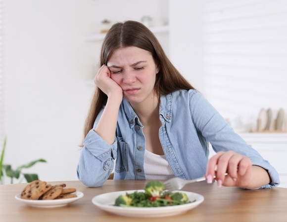 Чем кормить привередливых подростков, если они отказываются от домашней еды?