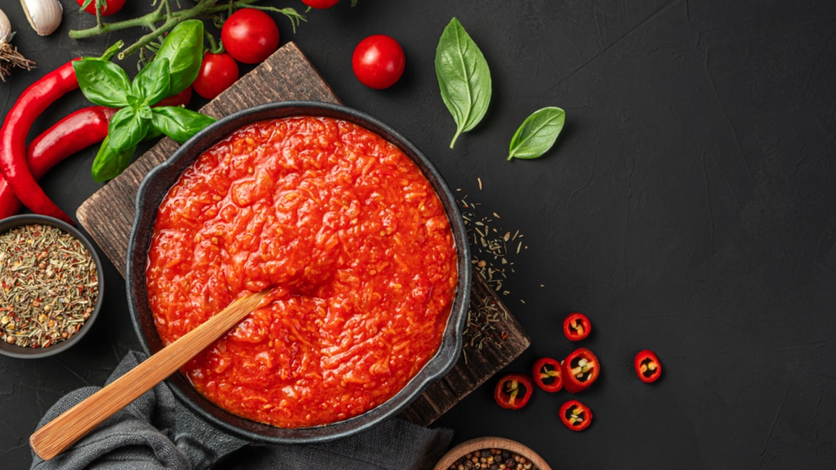 Всегда ели ложками: вспомнили рецепт аджики, от которой невозможно оторваться — секрет в сливах