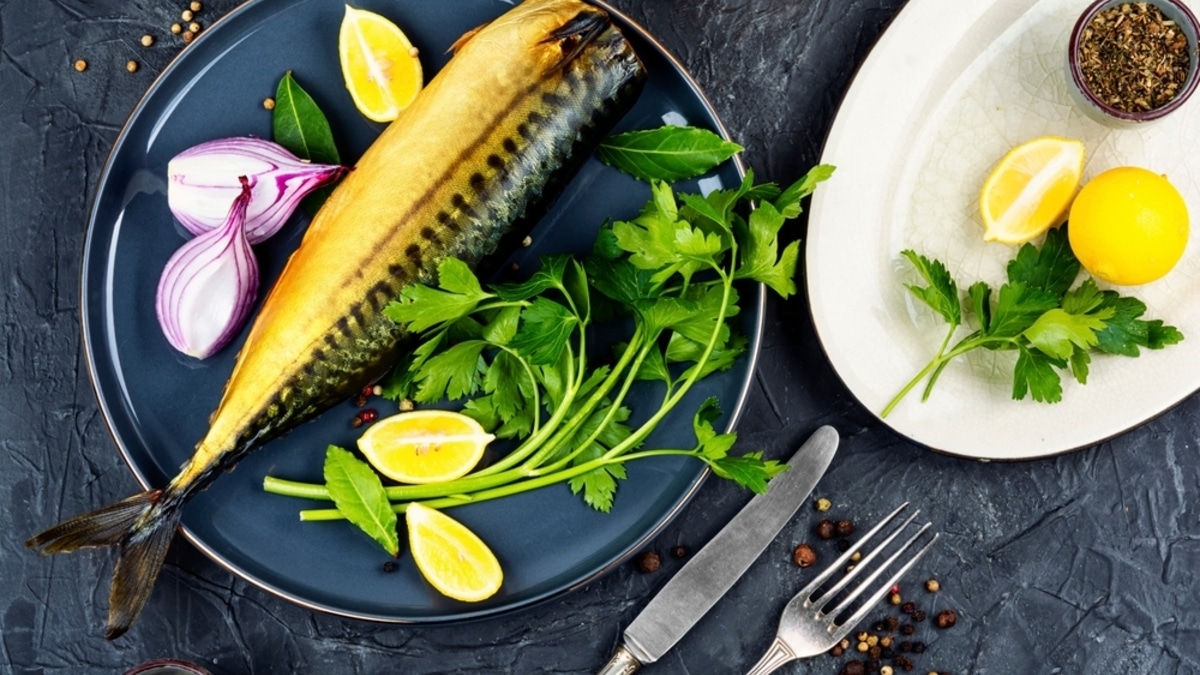 "Скумбрия в бутылке" снова в тренде: почему гениальный советский рецепт "взорвал" интернет 