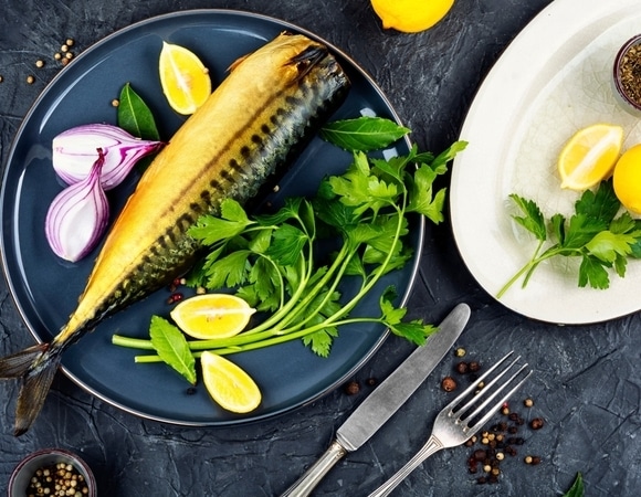 "Скумбрия в бутылке" снова в тренде: почему гениальный советский рецепт "взорвал" интернет 