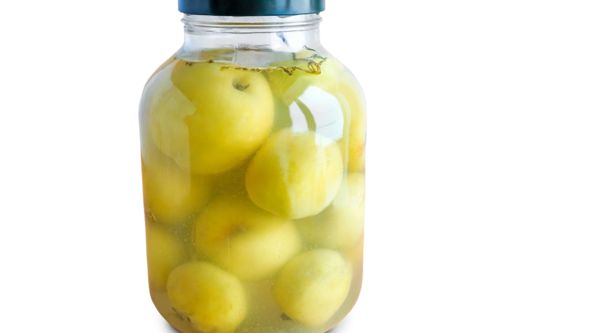 Осторожно! Эти 3 ошибки при приготовлении моченых яблок могут привести к отравлению