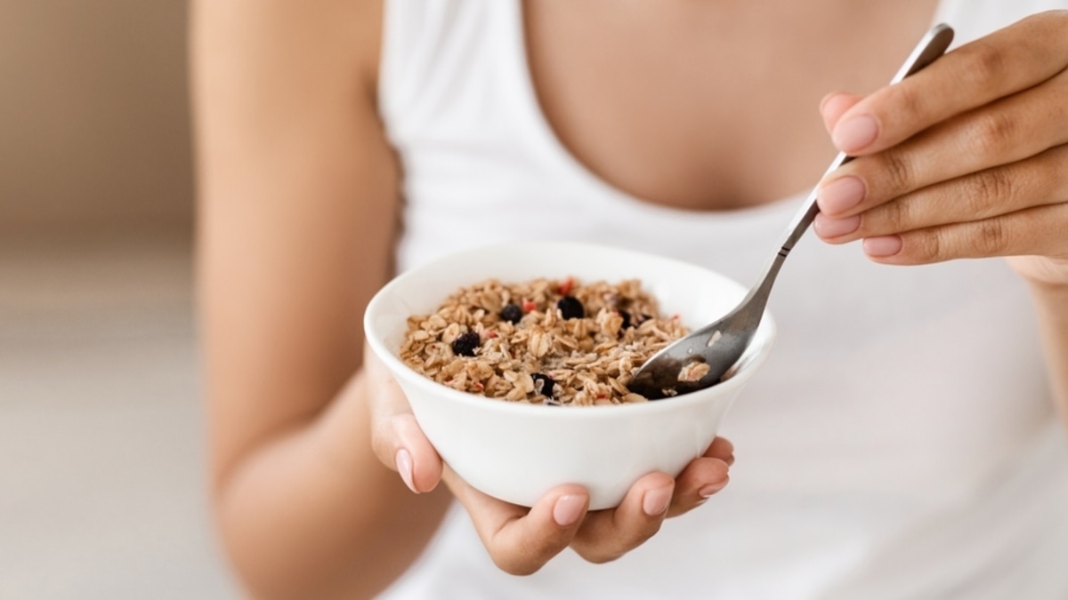 Какая овсянка самая вредная: в пакетиках, хлопья или цельная? Нутрициолог расставил все точки над "i"