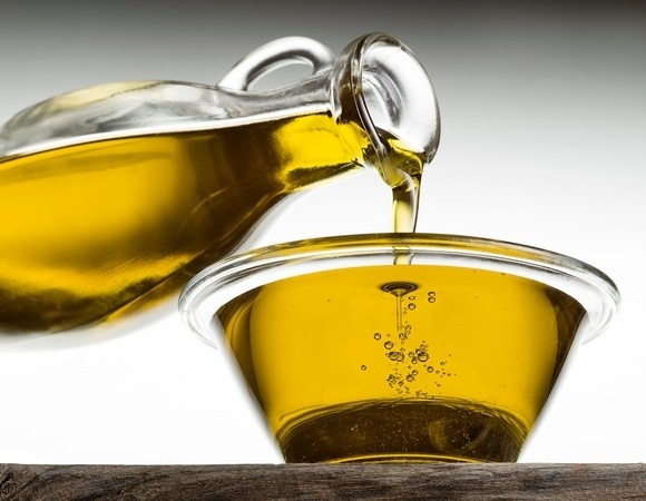 Масло снижает холестерин и защищает сердце — не любое, а именно это Масло снижает холестерин и защищает сердце — не любое, а именно это