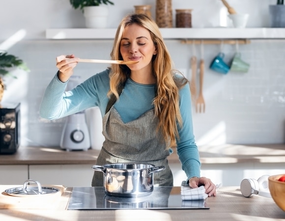 "Если сверху выложить страчателлу — можно сойти с ума": в Сети обсуждают новый вариант салата "Лаззат" "Если сверху выложить страчателлу — можно сойти с ума": в Сети обсуждают новый вариант салата "Лаззат"