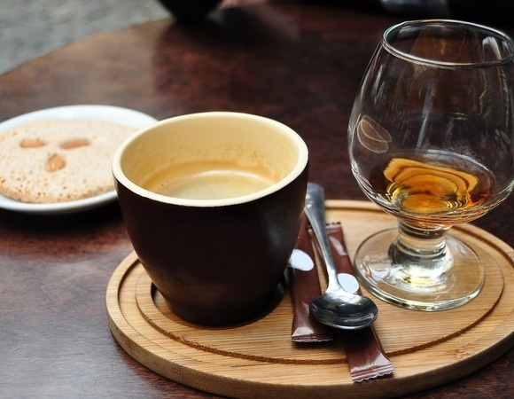 "Пострадать может даже молодой человек": эти 3 напитка летом кардиологи считают смертельно опасными "Пострадать может даже молодой человек": эти 3 напитка летом кардиологи считают смертельно опасными