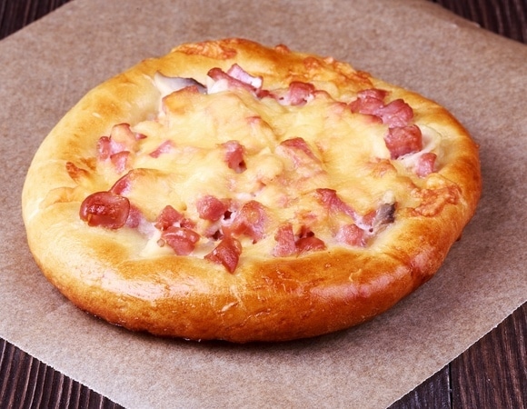 Диетолог объяснила, почему запрет пицц и сосисок в тесте не спасет детей от ожирения Диетолог объяснила, почему запрет пицц и сосисок в тесте не спасет детей от ожирения