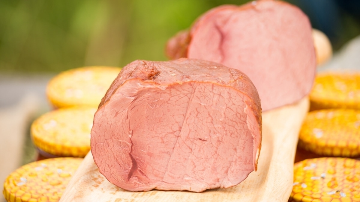 Бензиновые разводы на ветчине: признак порчи или знак качества? 