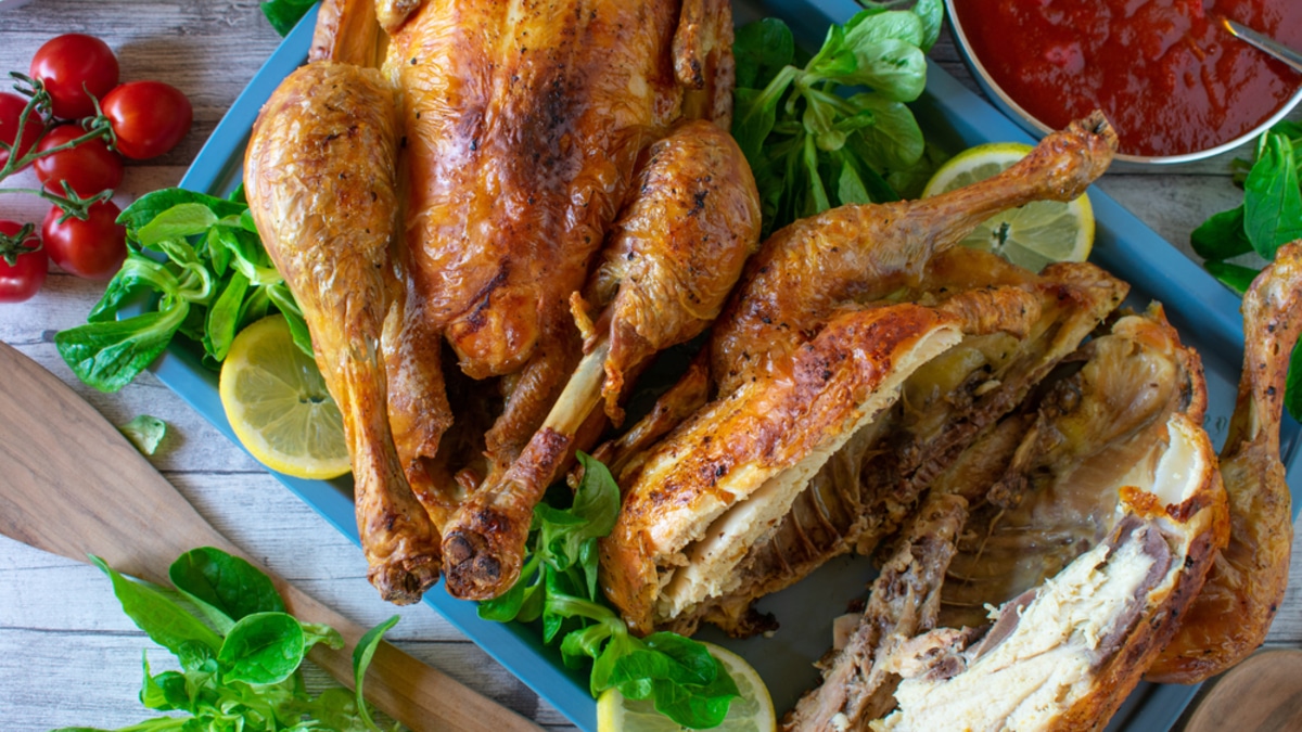 Почему у жареной курицы темнеет мясо и стоит ли этого бояться?