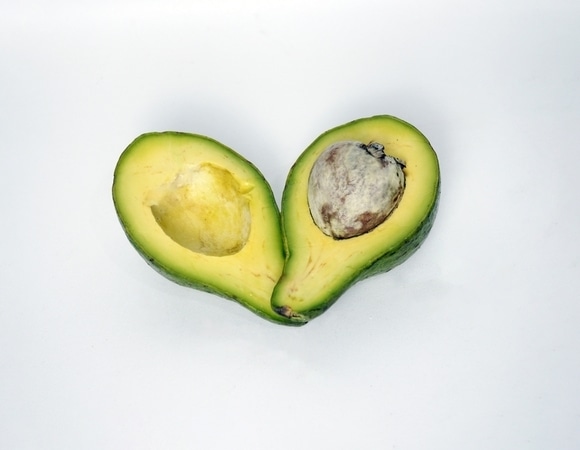 Можно ли есть авокадо с темными пятнами и прожилками? Можно ли есть авокадо с темными пятнами и прожилками?