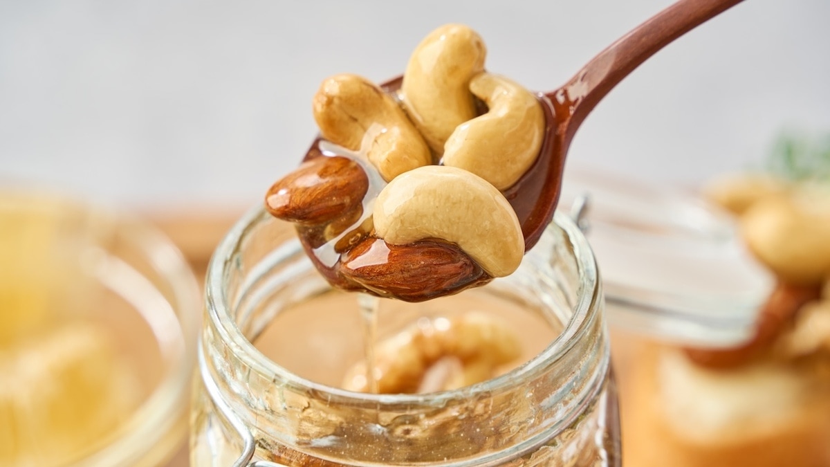 С чем сочетать мед для усиления его пользы? 3 варианта от доктора медицинских наук