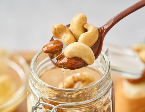 С чем сочетать мед для усиления его пользы? 3 варианта от доктора медицинских наук С чем сочетать мед для усиления его пользы? 3 варианта от доктора медицинских наук