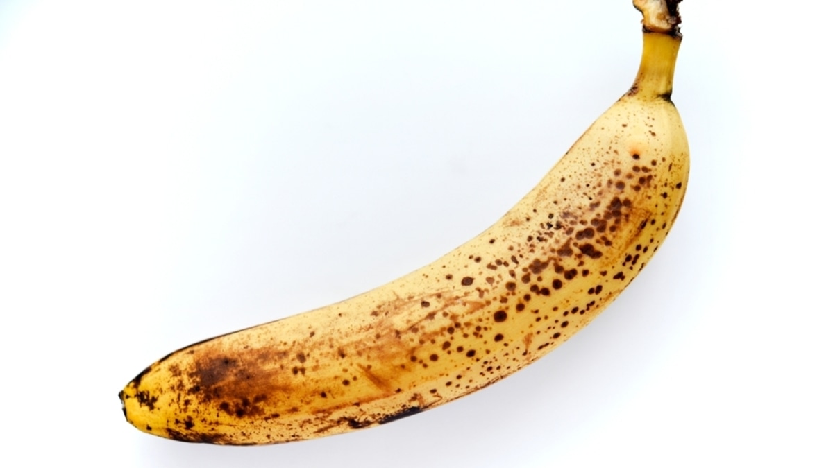 Черные точки на банане: можно ли есть такой фрукт?