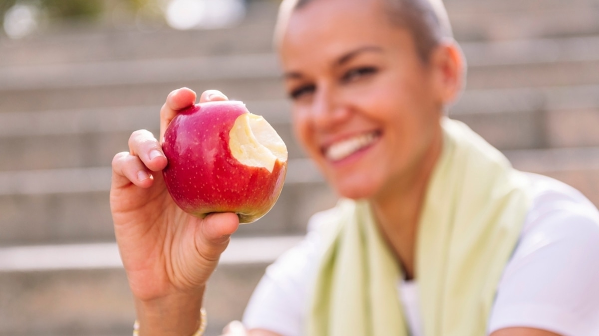 "Продлевает жизнь на 10 лет": диетолог раскрыла, как часто нужно есть яблочки, чтобы они стали молодильными "Продлевает жизнь на 10 лет": диетолог раскрыла, как часто нужно есть яблочки, чтобы они стали молодильными