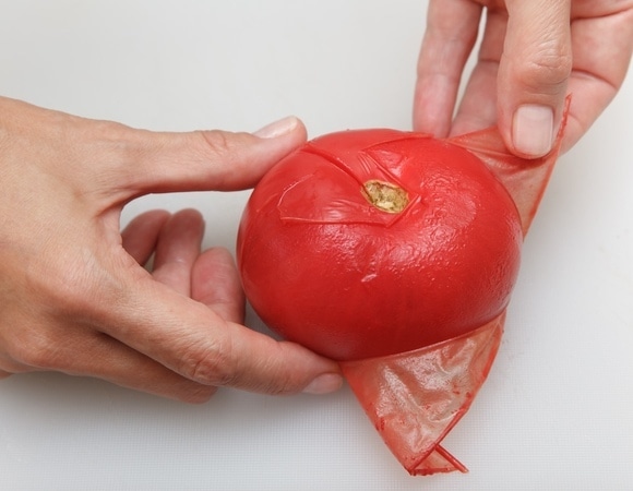Как правильно чистить помидоры — способ профессиональных поваров