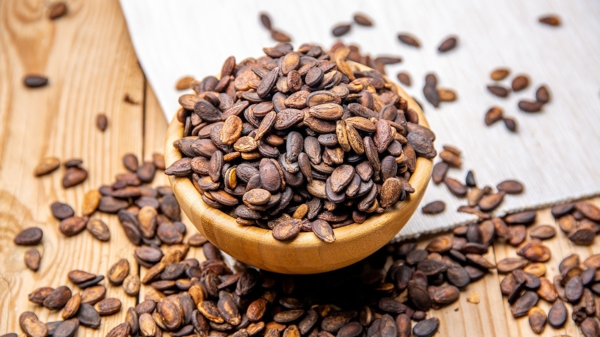 Арбузные, виноградные, яблочные: какие семечки можно есть, а какие — опасны