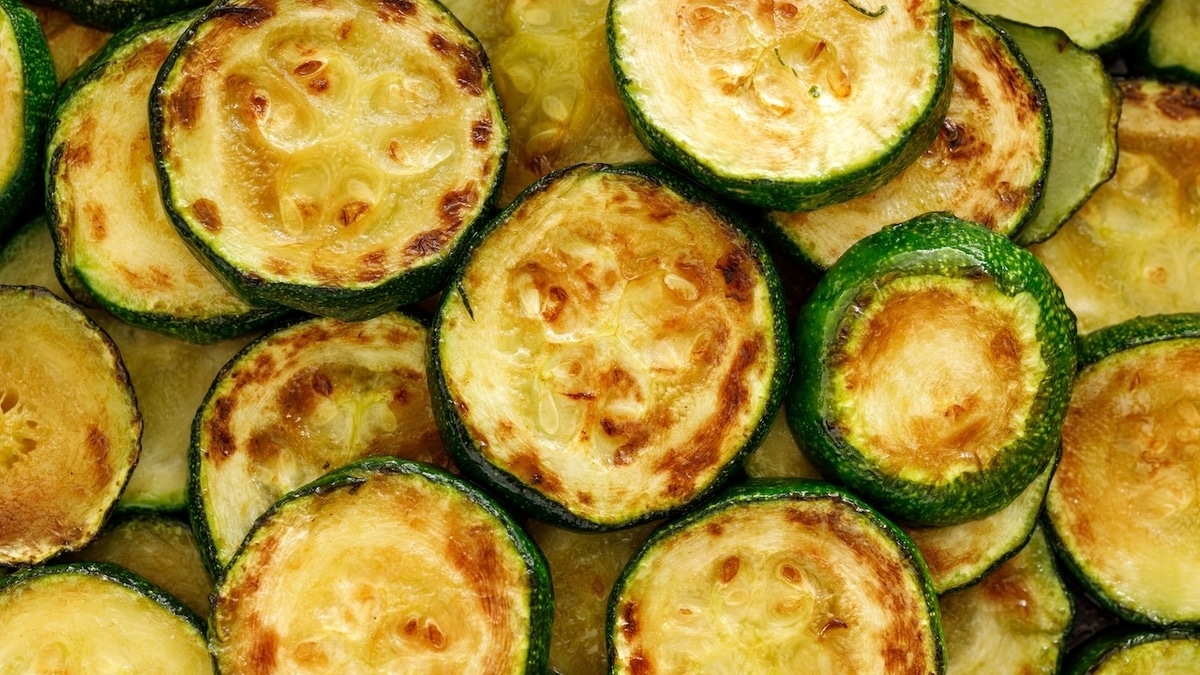 Кабачки будут хрустеть и не расползутся при жарке: узнали 2 секрета шеф-поваров