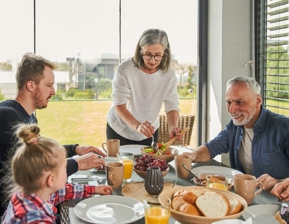 "А компот?": как появился традиционный обед из трех блюд — увлекательный экскурс в историю