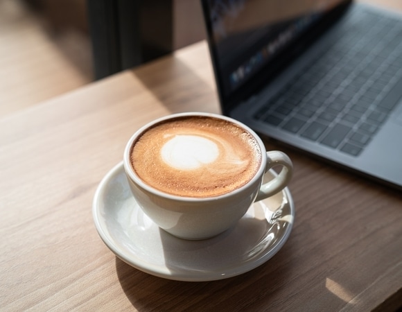 Главный миф о вреде кофе развенчан: как 3 чашки в день могут быть полезнее, чем одна Главный миф о вреде кофе развенчан: как 3 чашки в день могут быть полезнее, чем одна