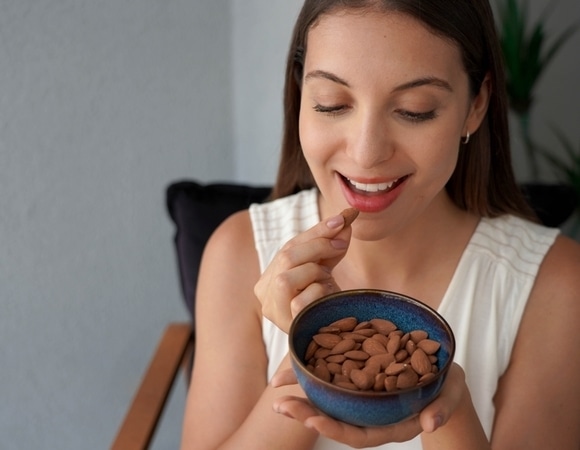 Осторожно! Если любите миндаль, то в нем нужно разбираться — чтобы не навредить здоровью