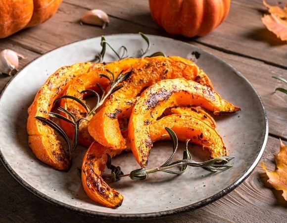 "Подчеркнуть, а не скрыть": шеф-повар перечислил лучшие специи к тыкве — совсем меняют вкус "Подчеркнуть, а не скрыть": шеф-повар перечислил лучшие специи к тыкве — совсем меняют вкус