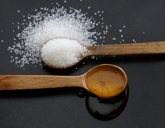 Можно ли использовать мед в качестве замены сахару? Можно ли использовать мед в качестве замены сахару?