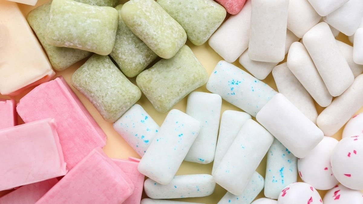 Проглотили жвачку? Врач объяснил, что делать вместо того, чтобы паниковать