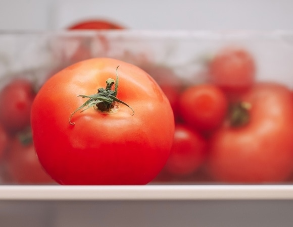 Как на помойку выбросить: одна ошибка при хранении помидоров губит весь урожай