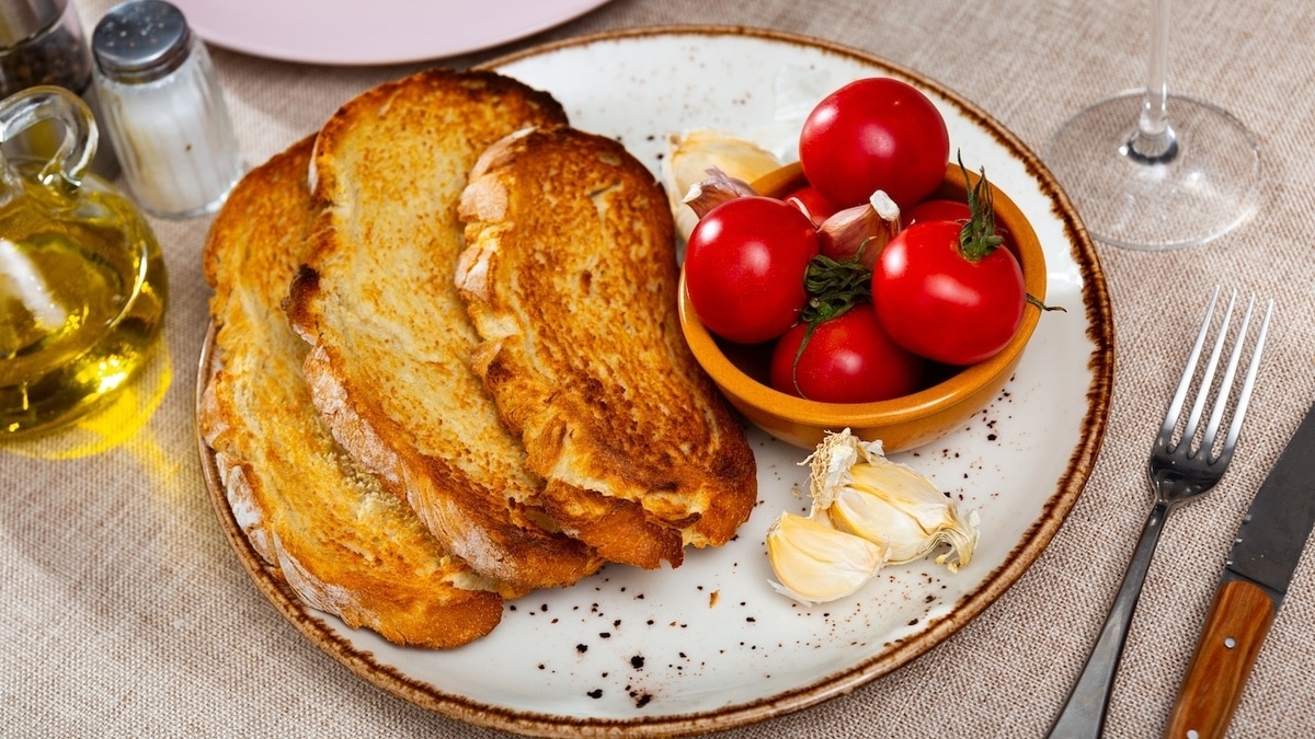 Врач Малышева назвала лучшее дополнение к помидорам — с медицинской точки зрения