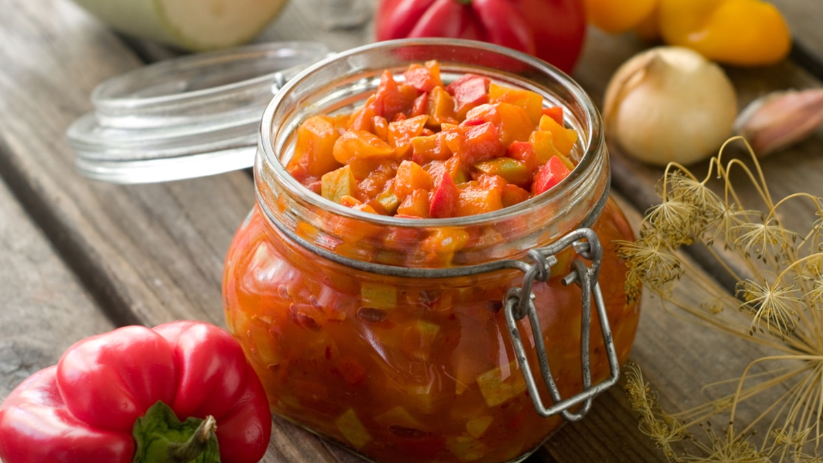 "Уже не лечо, а какая-то закрутка": шеф-повар раскрыл, как изящно добавить кабачки в классический рецепт