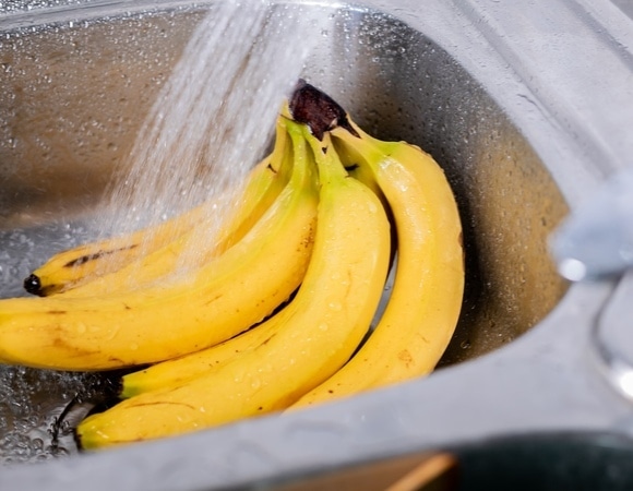 Почему бананы обязательно нужно мыть — предупреждением поделились в Роспотребнадзоре Почему бананы обязательно нужно мыть — предупреждением поделились в Роспотребнадзоре