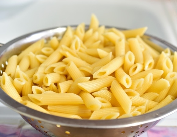 Когда солить макароны: до или после закипания воды? Разобраться пришлось физику Когда солить макароны: до или после закипания воды? Разобраться пришлось физику