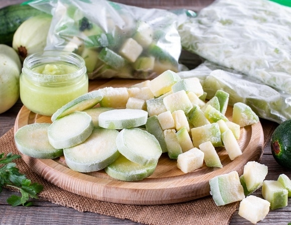 Как замораживать кабачки, чтобы они не превращались в кашу — вот подходящий вариант Как замораживать кабачки, чтобы они не превращались в кашу — вот подходящий вариант