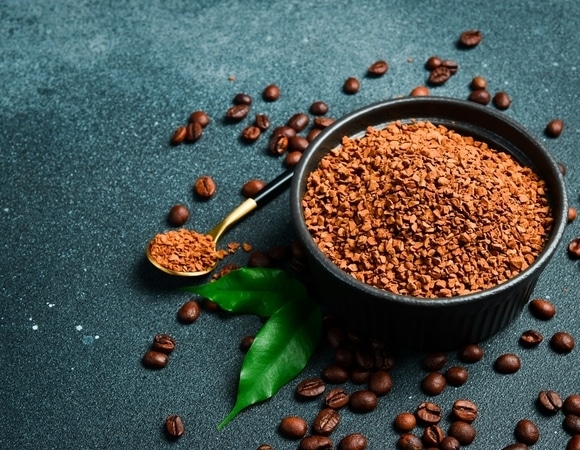 Кофейная дилемма: слипся растворимый кофе — выбрасывать или пить?