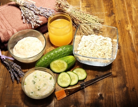 Еду есть, а не использовать в косметических целях — чем так плохи маски из меда, яиц и лимона