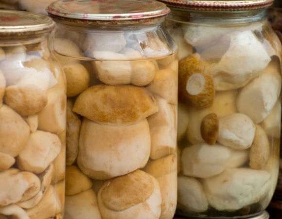 Маринуем белые грибы без уксуса: его заменит простой и доступный ингредиент
