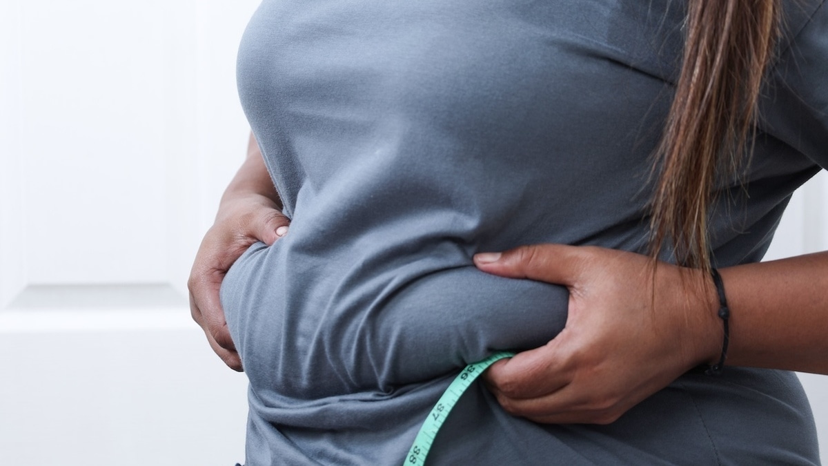 Даже небольшой лишний вес "отнимает" у женщины шанс стать мамой, предупредила эндокринолог Павлова 