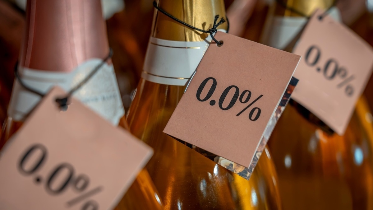 От трезвости к зависимости? Эксперты рассказали правду о напитках-"нулевках"