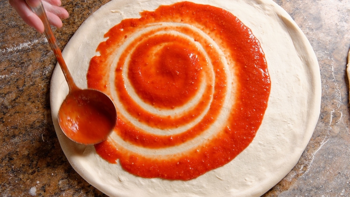 Названы продукты, которые опасно сочетать с помидорами — даже в пицце не к месту