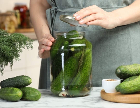 "Таблеточный маринад" вместо уксуса: шеф-повар ответил, стоит ли добавлять аспирин в консервацию